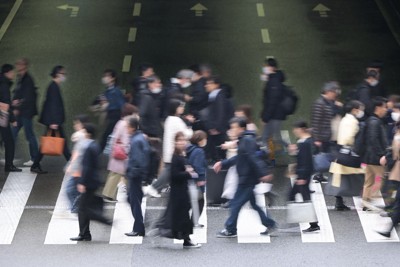 会社員に朗報?　マイカー通勤、社食補助の非課税措置拡充へ