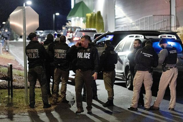 米ブラウン大銃撃、容疑者は元学生　別の大学の教授殺害にも関与か