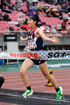 女子は長野東が２連覇　全国高校駅伝