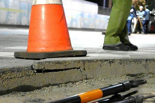 品川の道路隆起、リニア工事が原因　JR東海「管理不十分だった」