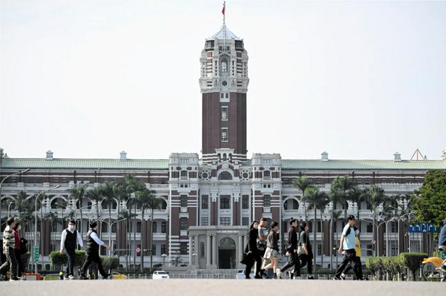 台湾総統、萩生田氏と面会　「台湾海峡を重視」、高市首相に感謝表明