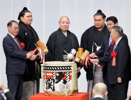 八角理事長「試練と栄光の歴史」　相撲協会１００年記念式典