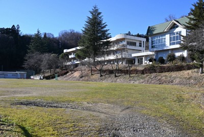 「UFOの里」で学ぼう　福島・飯野の廃校でドローンスクール開校へ