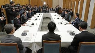 政府、メガソーラー補助廃止へ　規制強化策決定、環境へ配慮