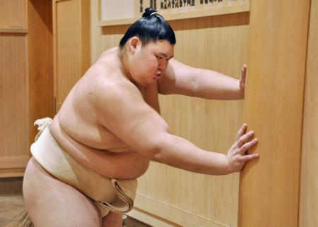 横綱大の里、初場所出場に前向き　稽古再開、けがで１１月場所休場