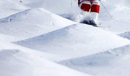 モーグルＷ杯の米会場を変更　雪不足で、エアリアルも