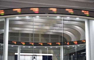 東証反発、終値5万0407円　前日の米株高好感し買い優勢