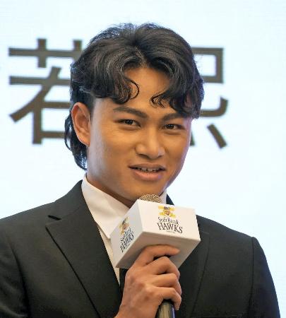 台湾の徐若熙「全力を尽くす」　台北でソフトバンク入団会見