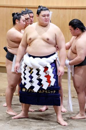大の里、「身が引き締まった」　新しい綱に気合い