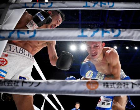 矢吹がＫＯ勝ちで初防衛　ＩＢＦフライ級世界戦