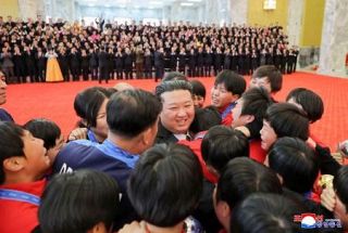 北朝鮮で憲法記念式典　党幹部ら「楽園目指す」