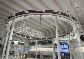 東証、午前終値は5万0550円　一時400円安、米国株安が波及