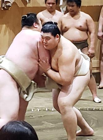 横綱大の里、左肩の感触確認　「初場所は絶対に出る気持ち」