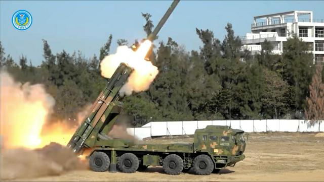 中国軍、演習で封鎖能力の向上を強調　台北に迫るドローン動画公開も