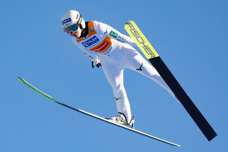 丸山希が３位、高梨沙羅５位　Ｗ杯ジャンプ女子第１１戦