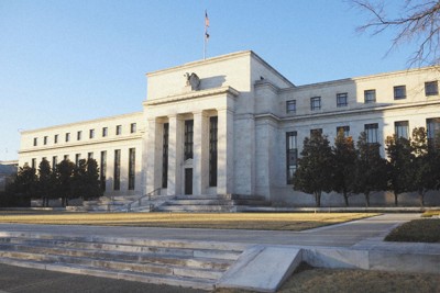 米、早期追加利下げに慎重意見も　FRB議事録