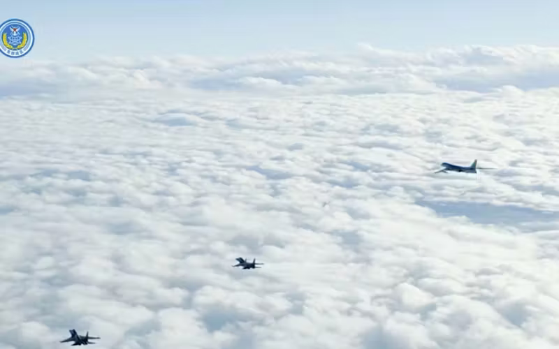 中国軍、台湾包囲の軍事演習を終了　報道官「戦闘準備の強化続ける」