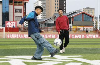 中国の農村で草サッカーがブームに　八百長や汚職とは無縁の純朴さが人々を引き付ける　貴州省・榕江県