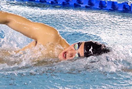 競泳・松下知之「上のレベルに」　初練習、日本記録更新狙う