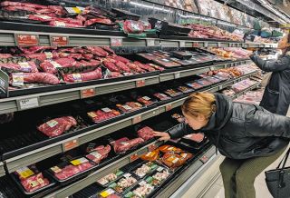 トランプ氏は「物価を下げた」と自慢するけど、アメリカ人の評価は？　このままじゃ野党民主党が躍進しそうで