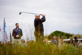 「大統領のゴルフ場」改修へ　トランプ氏、首都郊外の基地内