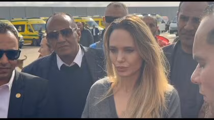 俳優アンジェリーナ・ジョリーさん人道支援激励のためガザ検問所を訪問「搬送拒否された物資のほとんどが医療品」