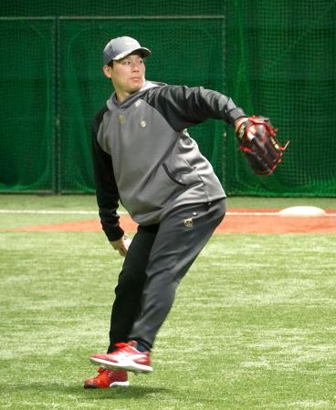 広島の栗林、自主トレで決意新た　先発転向、「１軍勝ち取りたい」