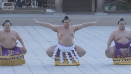 横綱大の里　新化粧まわしで土俵入り