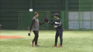 カープ栗林と森浦が自主トレ公開　ともに汗流す