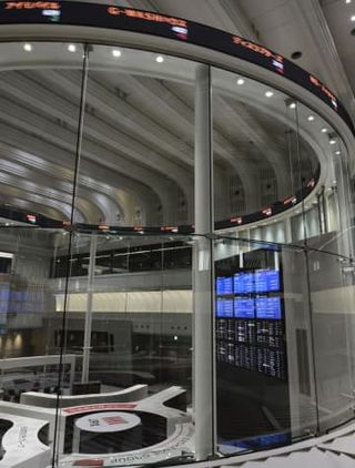 東証反落、556円安　中国の対日輸出規制強化を懸念