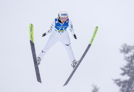 丸山希は８位、高梨沙羅１１位　Ｗ杯ジャンプ女子第１４戦