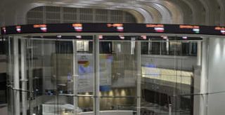 東証、午前終値は5万2257円　中国の輸出規制強化で