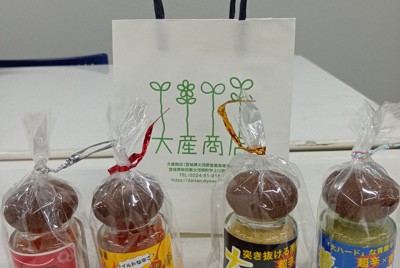 泣きながら瓶詰め&hellip;高校生の手作り一味唐辛子ブランドが人気に　宮城