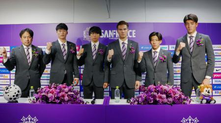 ＦＷ鈴木章斗「得点能力が長所」　Ｊ１広島、新加入選手が会見