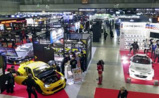 「東京オートサロン」開幕　新型スポーツカー集結