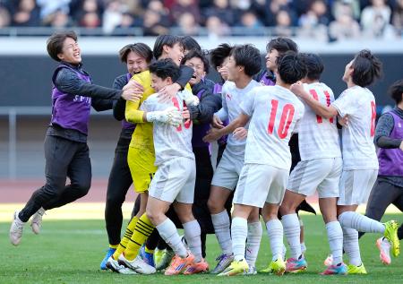 決勝は神村学園―鹿島学園　全国高校サッカー選手権第６日
