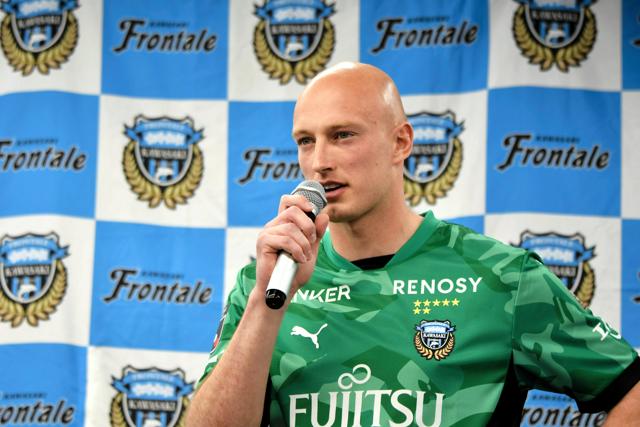 「等々力を要塞に」　スラムダンクで日本語を学ぶ川崎のドイツ人GK