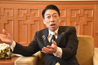 「もうかる産業を」　中小企業支援に意欲　福岡知事インタビュー