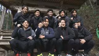 園児のCCダンスにドラ1平川も笑顔！カープ新人9選手が「鯉の神社」で必勝祈願！