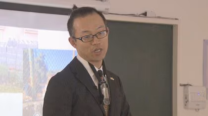 「ウクライナの子供達はあす、あさって生きているか」隣国ポーランドで支援を続ける男性が小学生に現状を伝える　ミサイルの破片を手渡し&hellip;児童「死んじゃいそうで怖い」「大変だということを心に刻みたい」