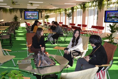 キャンプ場で授業「新しい発想を」　愛知・金城学院大とスノーピーク