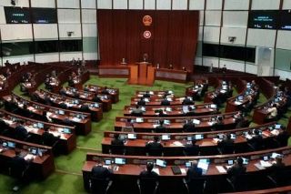 香港政府、建設現場を全面禁煙へ　高層住宅の火災受けリスク低減