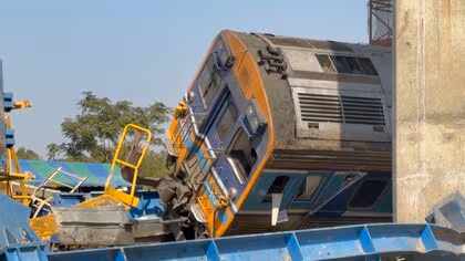 走行中の特急列車にクレーン直撃&hellip;死者30人負傷者64人に　バンコク発の特急列車で約170人乗車　タイ