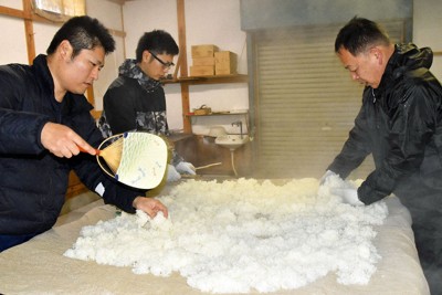 新酒の仕込み最盛期　「酒造りに適した冷え込み」　福岡・みやこ