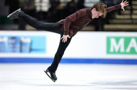 フィギュア男子ＳＰ、エガゼ首位　欧州選手権