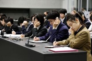 軍縮の賞に高校生平和大使２４人　国連へ反核署名１１万筆提出で