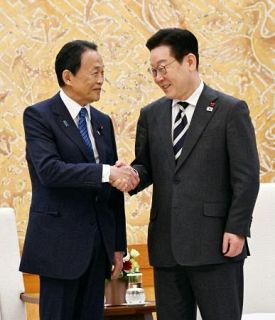 麻生氏、韓国の李大統領と会談　「日韓協力は国益に資する」
