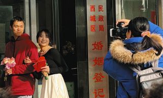 「縁起がいい双春」だから結婚した？　立春が2回ある「農暦2025年」　影響を受けたかカップルに聞くと