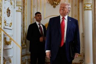 トランプ大通り「光栄」　米大統領、改名式出席