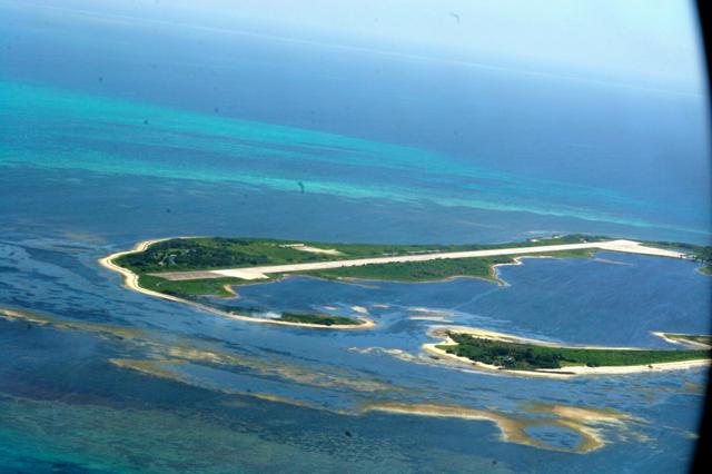 台湾が無人機の「領空侵入」非難　東沙島上空、中国は「正常の訓練」